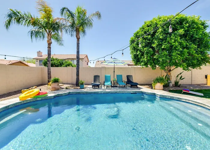 Relax Poolside & Golf: Family Gem In North Phoenix